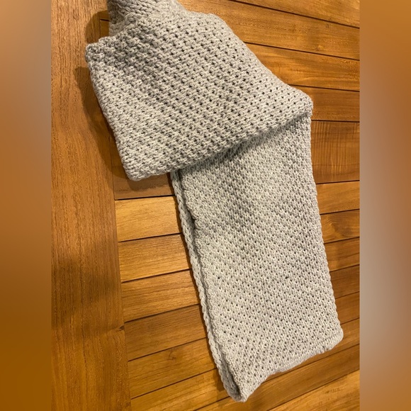 NEW Banana Republic Scarf - Picture 10 of 10